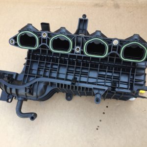 Galerie admisie VW Passat B8 1.4 tsi 04E129709Q 04E 129 709 Q - Dezmembrari Auto