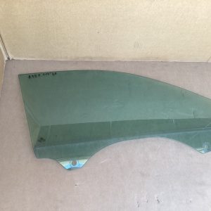 Geam dreapta fata Audi A3 8P model in 2 usi 2004-2012 - Dezmembrari Auto