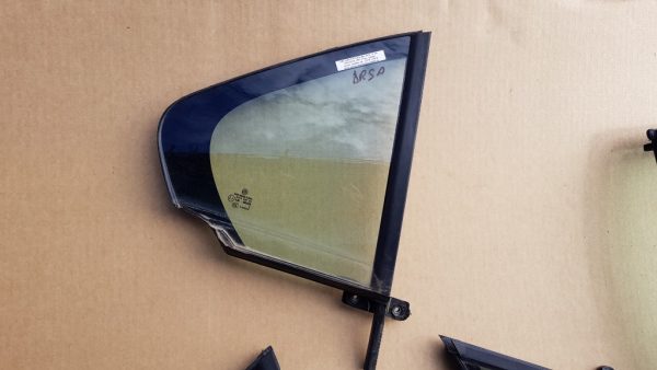 Geam fix dreapta spate VW Jetta 2016 - Dezmembrari Auto