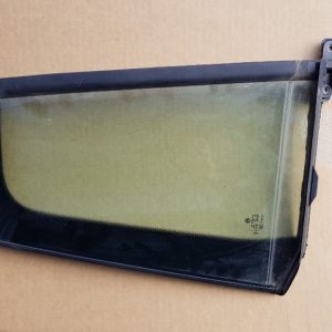 Geam fix dreapta spate VW Tiguan 2015 - Dezmembrari Auto