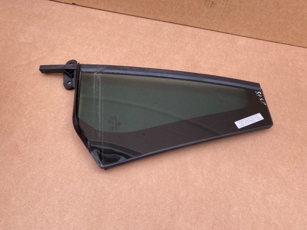 Geam fix stanga spate ionizat VW Passat B8 variant 2022 3G9845213 3G9 845 213 - Dezmembrari Auto