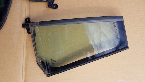 Geam fix stanga spate VW Golf 7 combi - Dezmembrari Auto