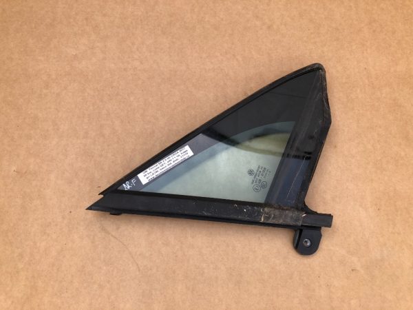 Geam fix usa dreapta fata VW Passat B8 - Dezmembrari Auto