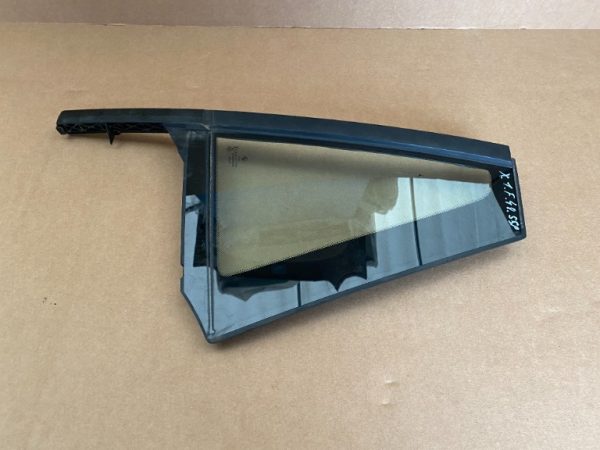 Geam fix usa stanga spate BMW X1 F48 2019 - Dezmembrari Auto