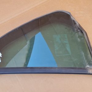 Geam ionizat fix usa stanga spate VW Golf 7 - Dezmembrari Auto