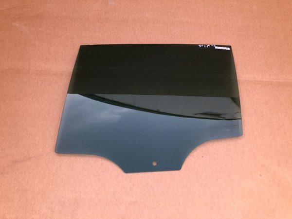 Geam ionizat stanga spate VW Golf 7 hatchback - Dezmembrari Auto