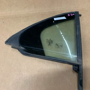 Geam mic fix usa dreapta spate Mercedes A class A200 W176 din 2015 - Dezmembrari Auto