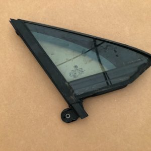 Geam mic usa dreapta fata VW Passat B8 - Dezmembrari Auto