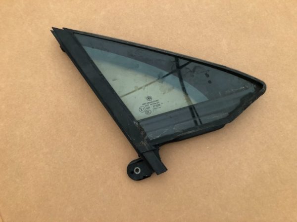 Geam mic usa dreapta fata VW Passat B8 - Dezmembrari Auto