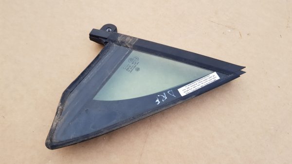 Geam mic usa dreapta fata VW Passat B8 - Dezmembrari Auto