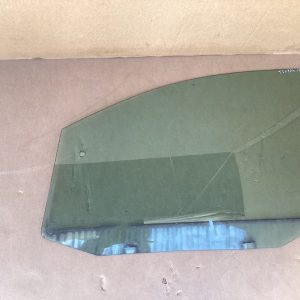 Geam stanga fata VW Touran din 2011 2012 2013 2014 2015 - Dezmembrari Auto