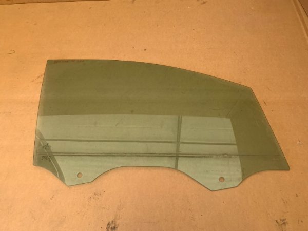 Geam usa dreapta fata VW Touran 2017 - Dezmembrari Auto