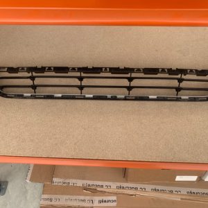 Grila centrala bara fata Ford Mondeo Mk5 2018 DS73-17B968-K - Dezmembrari Auto