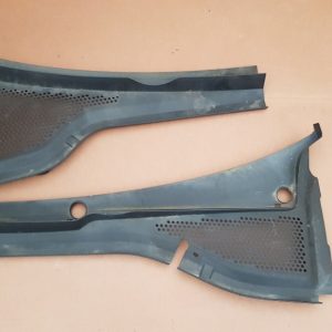 Grila grile stergator stanga dreapta VW Golf 7 5G1819403A 5G1 819 403 A 5G1819404A 5G1 819 404 A - Dezmembrari Auto