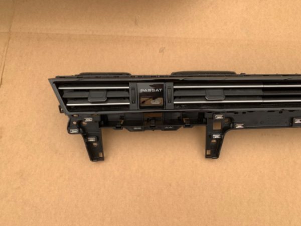 Grila grile ventilatie VW Passat B8 facelift 2021 3G1858416M 3G1 858 416 M - Dezmembrari Auto - imagine 3