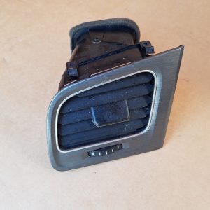 Grila gura ventilatie stanga VW Golf 7 5G1819703G 5G1 819 703 G - Dezmembrari Auto