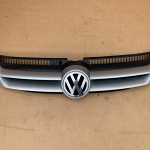 Grila radiator cu sigla VW Golf 5 plus - Dezmembrari Auto