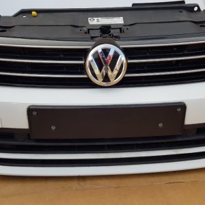 Grila radiator cu sigla VW Jetta 2016 - Dezmembrari Auto