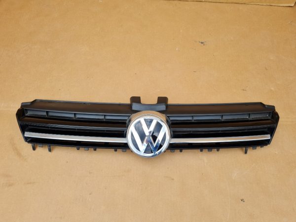 Grila radiator VW Golf 7 2016 5G0853651D 5G0 853 651 D - Dezmembrari Auto