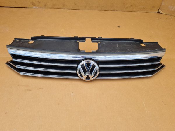 Grila radiator VW Passat B8 3G0853651 3G0 853 651 - Dezmembrari Auto