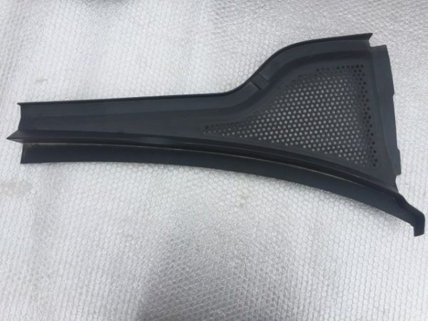 Grila stergatoare dreapta VW Golf 7 variant 5G1819404A 5G1 819 404 A - Dezmembrari Auto
