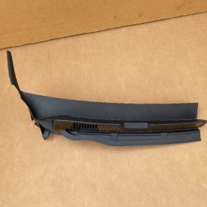 Grila stergator dreapta VW Caddy Ford Tourneo Connect 2023 2K8819404A 2K8 819 404 A la 0 km - Dezmembrari Auto