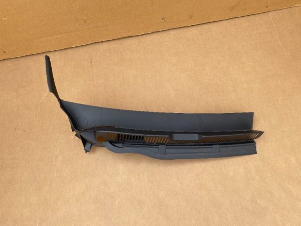 Grila stergator dreapta VW Caddy Ford Tourneo Connect 2023 2K8819404A 2K8 819 404 A la 0 km - Dezmembrari Auto