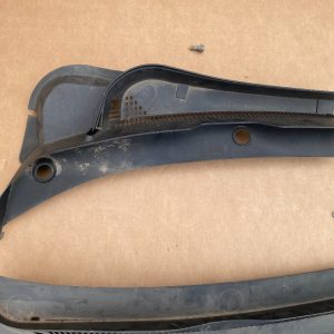 Grila stergator stanga VW T-Cross 2GM819403 2GM 819 403 - Dezmembrari Auto