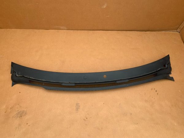 Grila stergator VW Transporter T6 2021 7E0819403A 7E0 819 403 A - Dezmembrari Auto