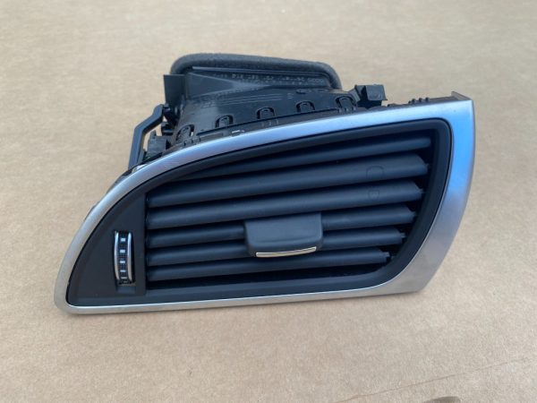 Grila ventilatie dreapta Audi A6 C7 2016 4G1820902 4G1 820 902 la 0 km - Dezmembrari Auto