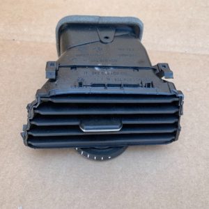 Grila ventilatie dreapta VW Golf 7 2016 5G1819248B 5G1 819 248 B - Dezmembrari Auto