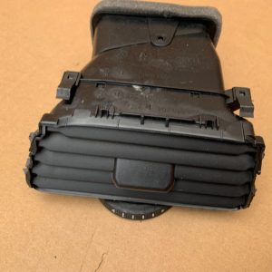 Grila ventilatie dreapta VW Golf 7 5G1819248B 5G1 819 248 B la 0 km - Dezmembrari Auto