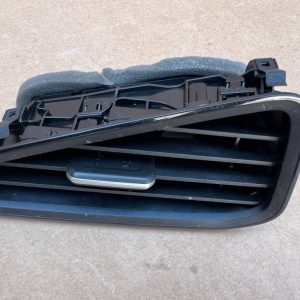 Grila ventilatie dreapta VW ID3 ID.3 10A819704 10A 819 704 - Dezmembrari Auto