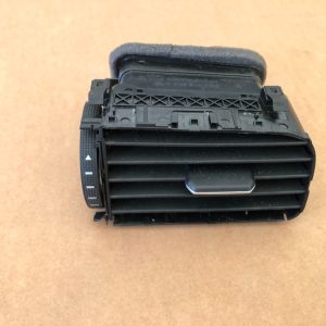 Grila ventilatie dreapta VW Jetta 2016 5C6819704B 5C6 819 704 B - Dezmembrari Auto