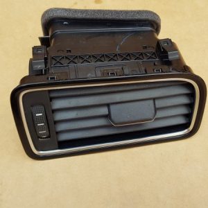 Grila ventilatie dreapta VW Jetta 2016 5C6819704B 5C6 819 704 B - Dezmembrari Auto