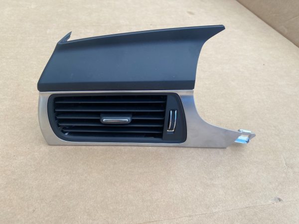 Grila ventilatie stanga Audi A6 C7 2016 4G1820901 4G1 820 901 la 0 km - Dezmembrari Auto