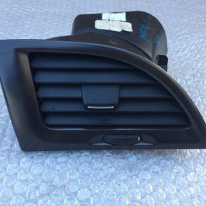 Grila ventilatie stanga Renault Megane 3 2012 - Dezmembrari Auto