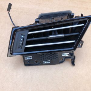 Grila ventilatie stanga VW Passat B8 3G1819701 3G1 819 701 - Dezmembrari Auto