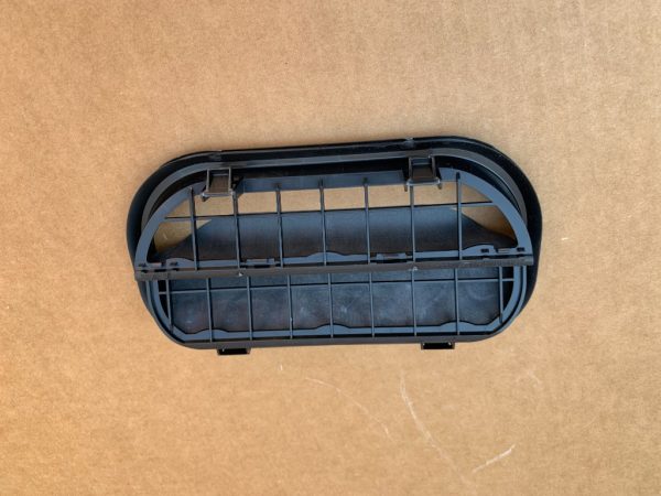 Grila ventilatie VW Arteon facelift 2021 6R0819465C 6R0 819 465 C - Dezmembrari Auto