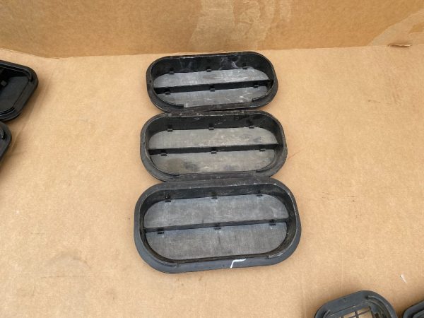 Grila ventilatie VW / Audi 6R0819465A 6R0 819 465 A - Dezmembrari Auto