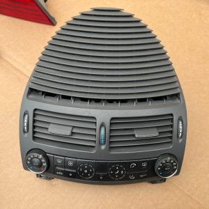 Grile aerisire centrale Mercedes E class W211 - guri aerisire - Dezmembrari Auto