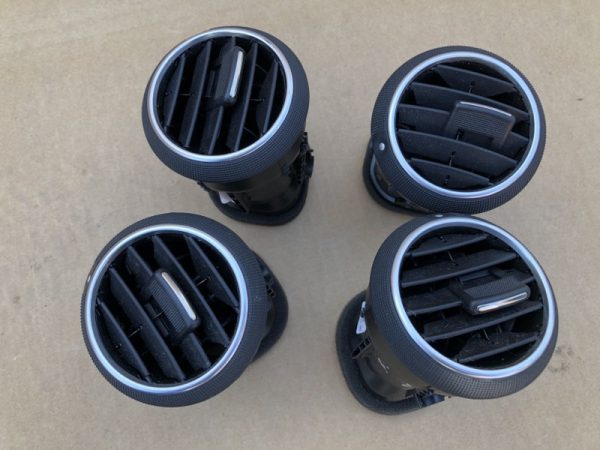 Grile aerisire plansa bord Audi A3 8P s-line - Dezmembrari Auto