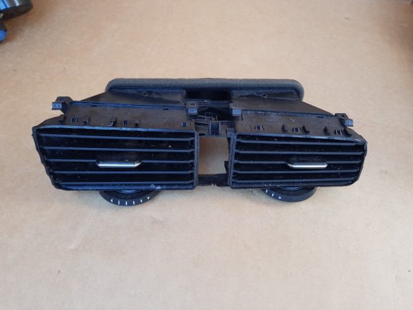 Grile guri ventilatie centrale mijloc VW Golf 7 5G1815736C 5G1 815 736 C - Dezmembrari Auto - imagine 2
