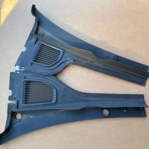 Grile stergator VW Golf 8 5H0819403 5H0 819 403 5H0819404 5H0 819 404 - Dezmembrari Auto