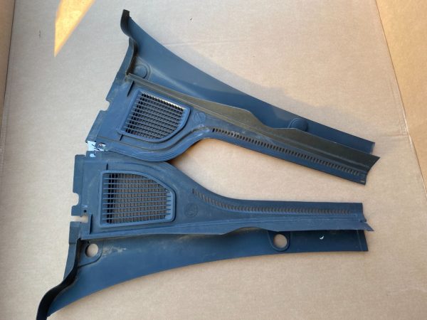 Grile stergator VW Golf 8 5H0819403 5H0 819 403 5H0819404 5H0 819 404 - Dezmembrari Auto