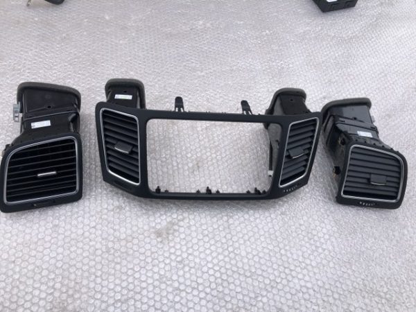 Grile ventilatie bord VW Sharan 2019 2.0 TDI DLU - Dezmembrari Auto