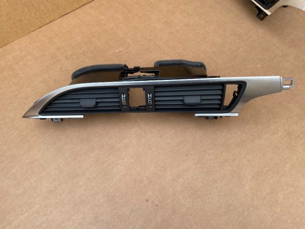 Grile ventilatie centrale Audi A6 C7 2016 4G1820951 4G1 820 951 la 0 km - Dezmembrari Auto