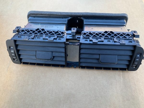Grile ventilatie centrale VW Jetta 2017 5C7819728 5C7 819 728 - Dezmembrari Auto