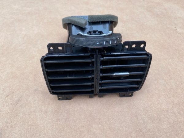 Grile ventilatie cotiera VW Golf 7 5G0819203 5G0 819 203 - Dezmembrari Auto