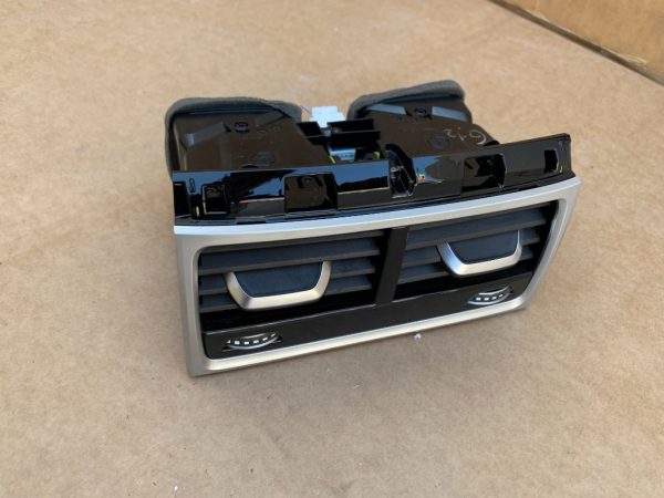 Grile ventilatie spate BMW G11 G12 M 760 LXiA seria 7 din 2017 - Dezmembrari Auto
